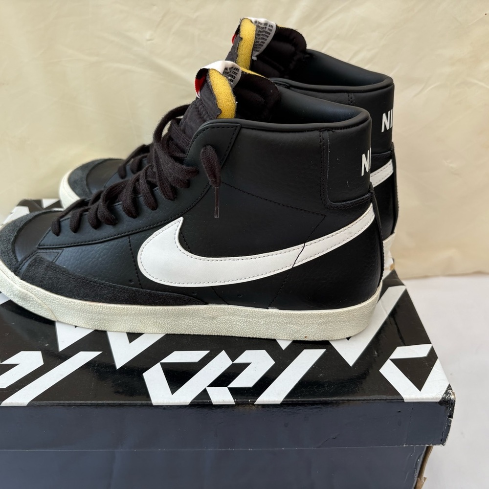 Nike Black and White High-Top Sneakers size‎ 13